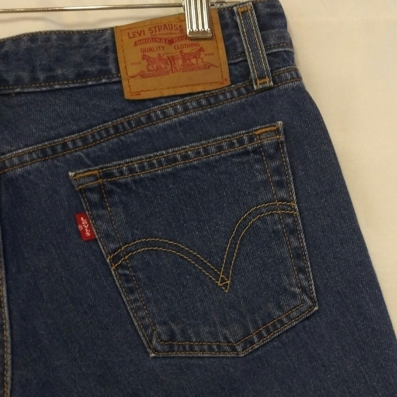 Levi's Junior Blue Dark Wash Four Pocket Mid Rise Zipper Fly Denim Jean Short - Picture 6 of 8